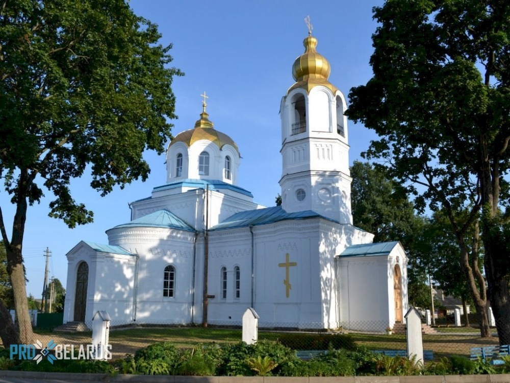 Храм Воскресения Христова в Дисне