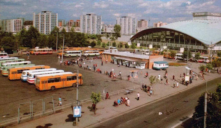 Автобусная станция у комаровки.jpeg