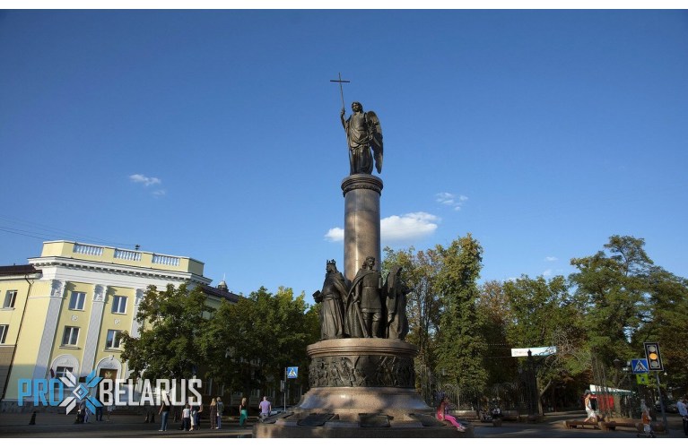 Памятник Тысячелетия Бреста на Советской